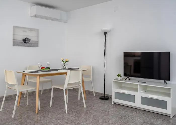 Central Flat With Pool In Fuengirola By Costarentals - Ref 171